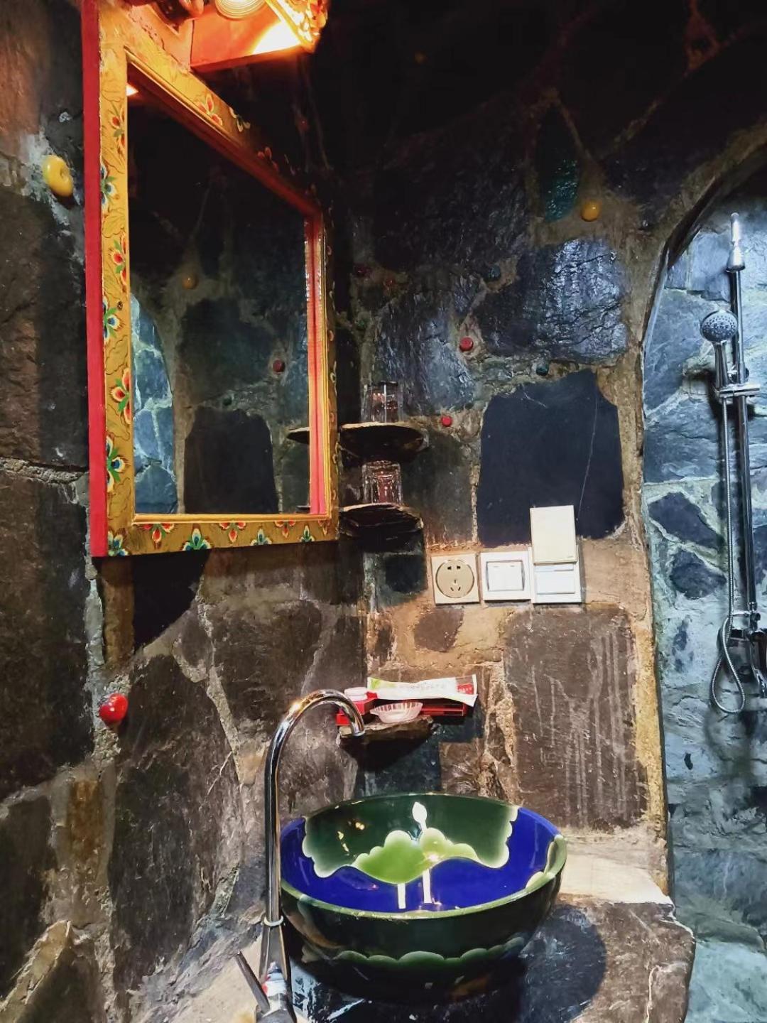 Shambhala Palace Hotel ラサ エクステリア 写真
