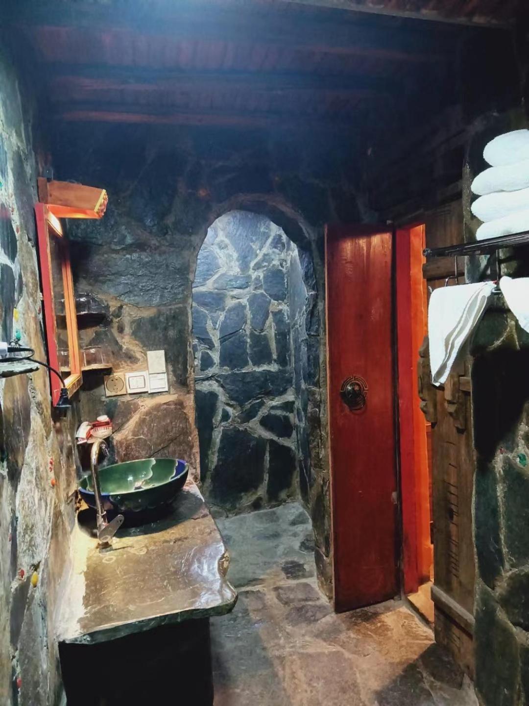 Shambhala Palace Hotel ラサ エクステリア 写真