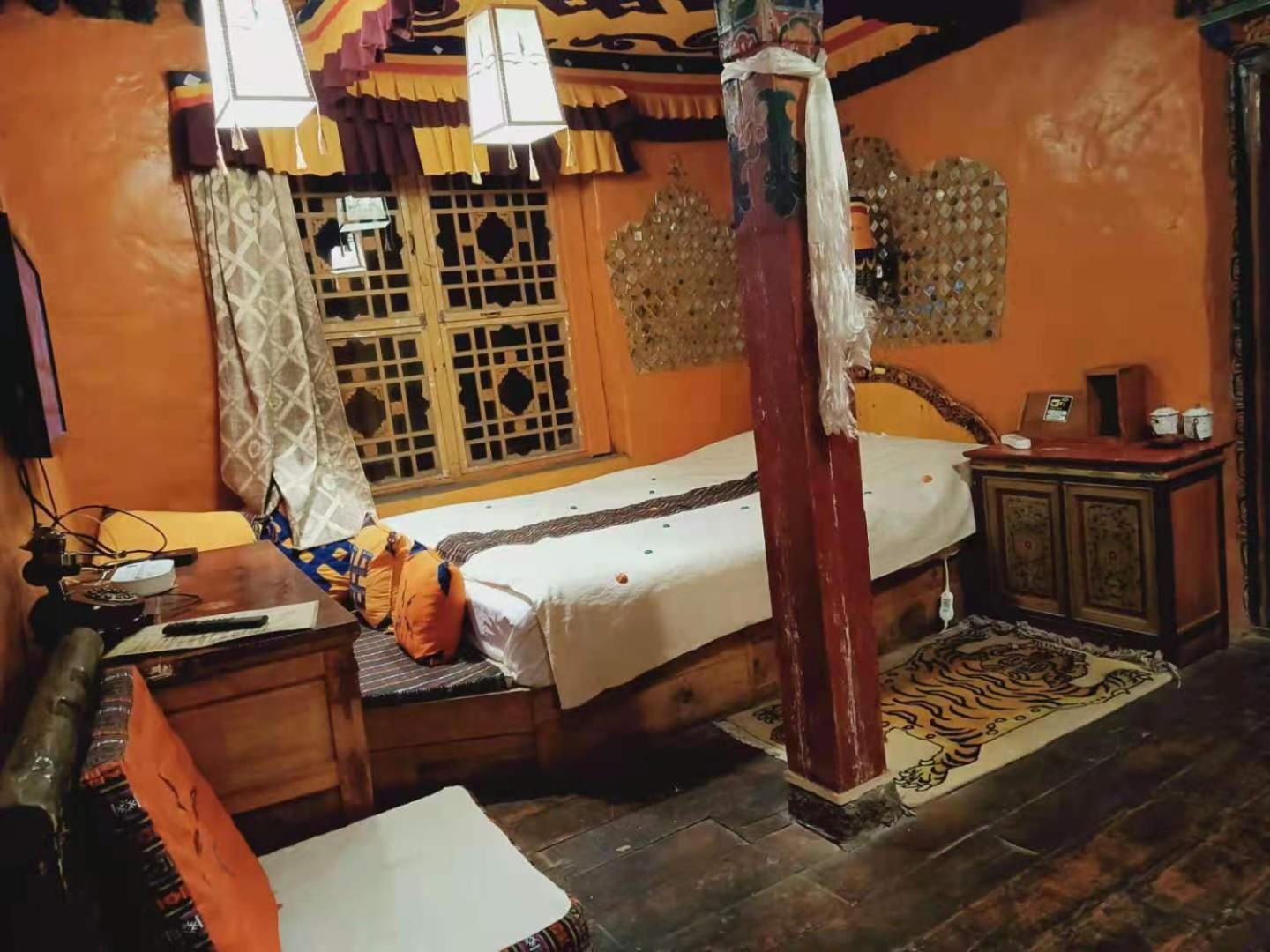 Shambhala Palace Hotel ラサ エクステリア 写真
