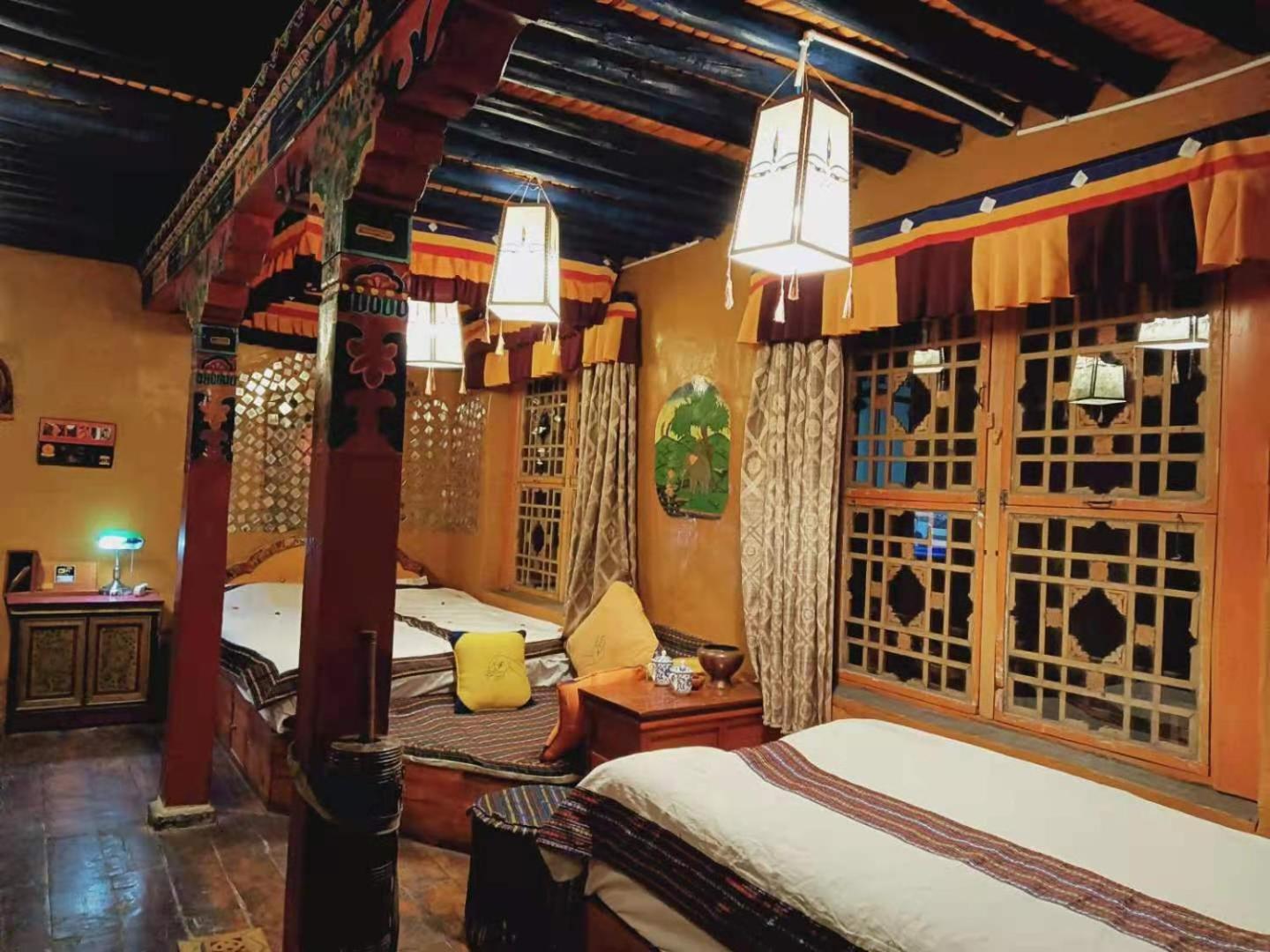 Shambhala Palace Hotel ラサ エクステリア 写真