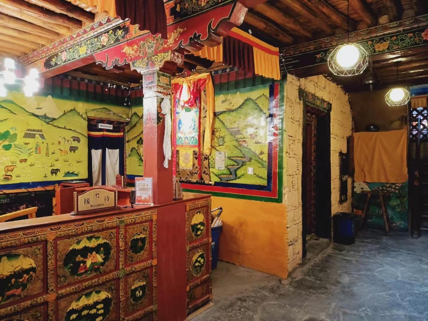 Shambhala Palace Hotel ラサ エクステリア 写真