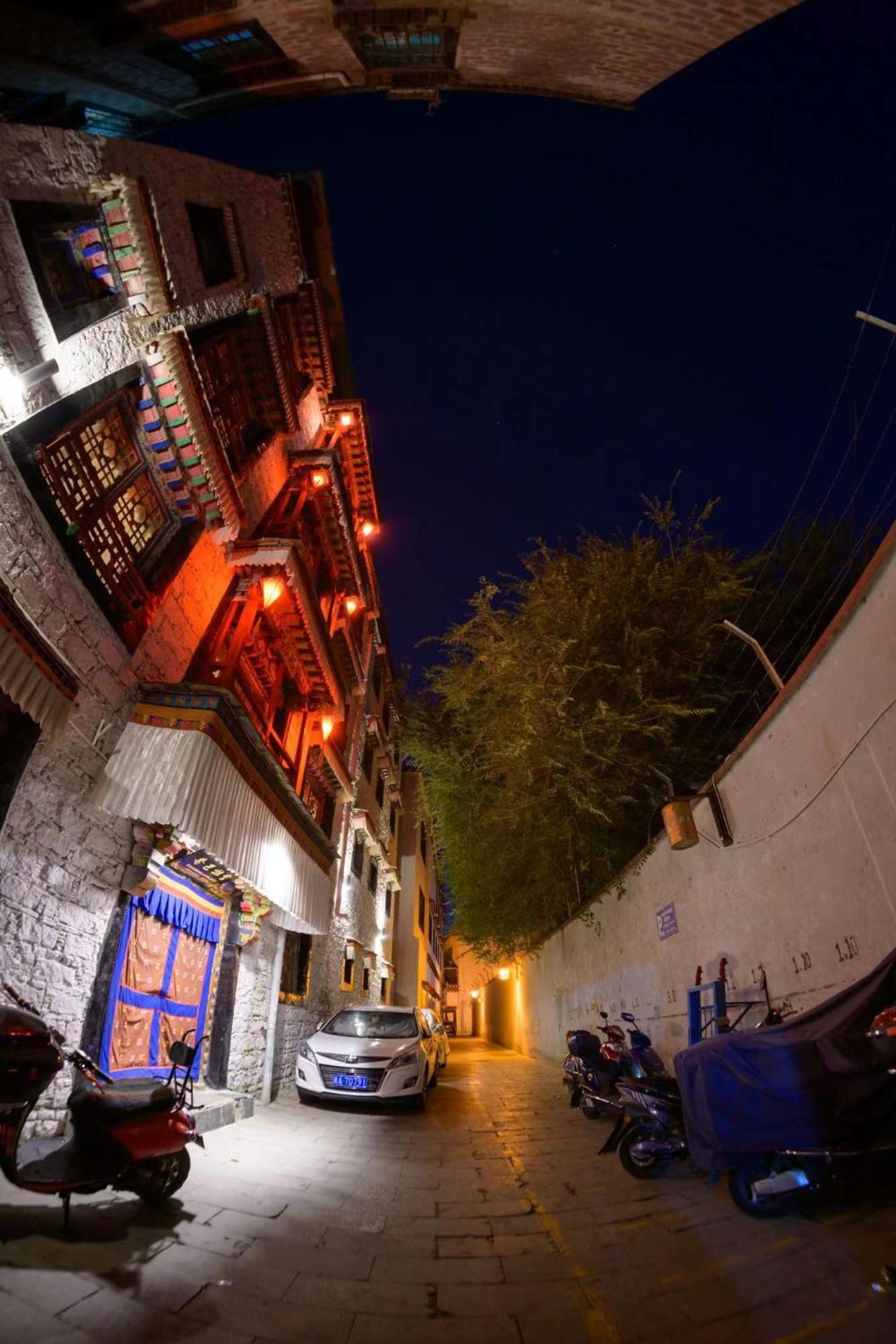Shambhala Palace Hotel ラサ エクステリア 写真